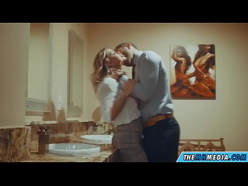 ❤️ когда грудастая блондинка соблазняет тебя в общественном туалете Порно вк на сайте xxxdl.ru ❌️